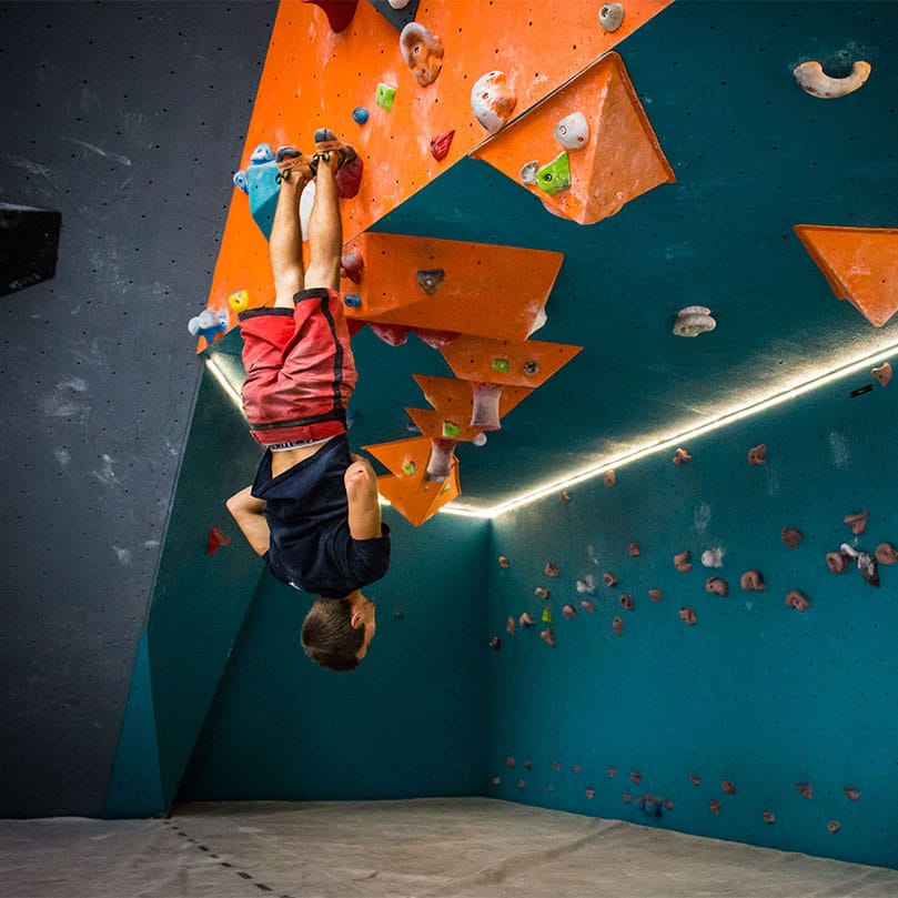 Block'Out bouldering gym and restaurant in Cergy-Pontoise, Val d'Oise