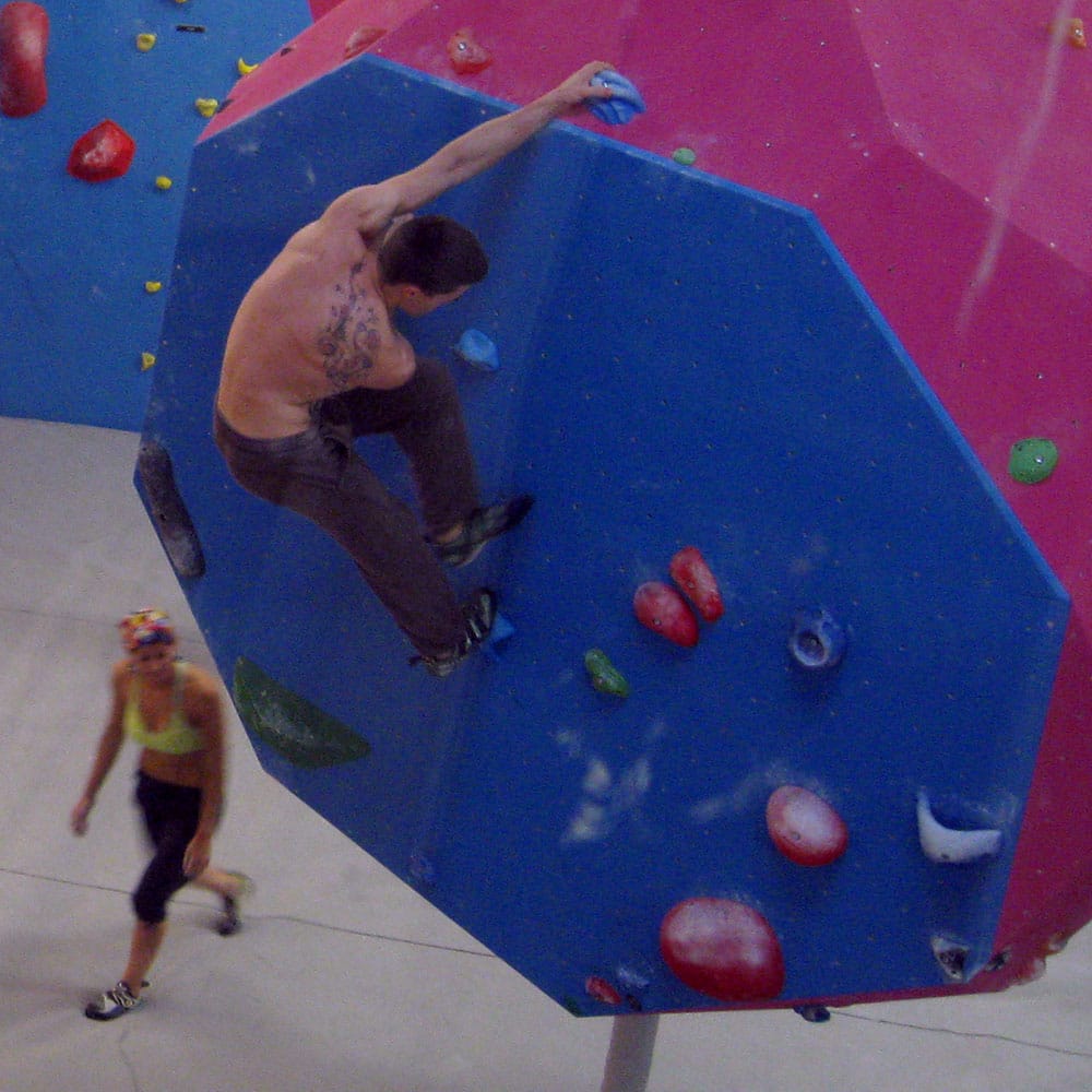 Block'Out bouldering gym and restaurant in Evry-Lisses, Essonne