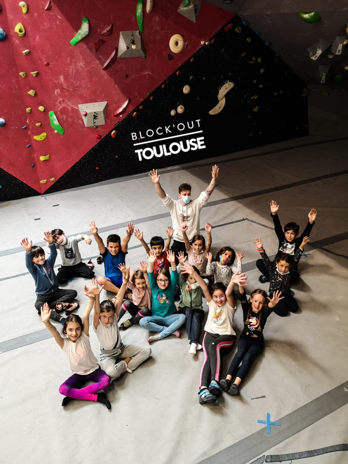 "UNE GRIMACE OU UN SORT" Stage d'escalade Toussaint 2021 : Emmenez votre enfant en vacances à Block'Out ! 